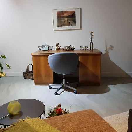 Gaestewohnung Direkt An Der Wallmauer נויברנדנבורג