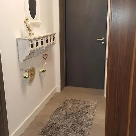 Gaestewohnung Direkt An Der Wallmauer アパート ノイブランデンブルク